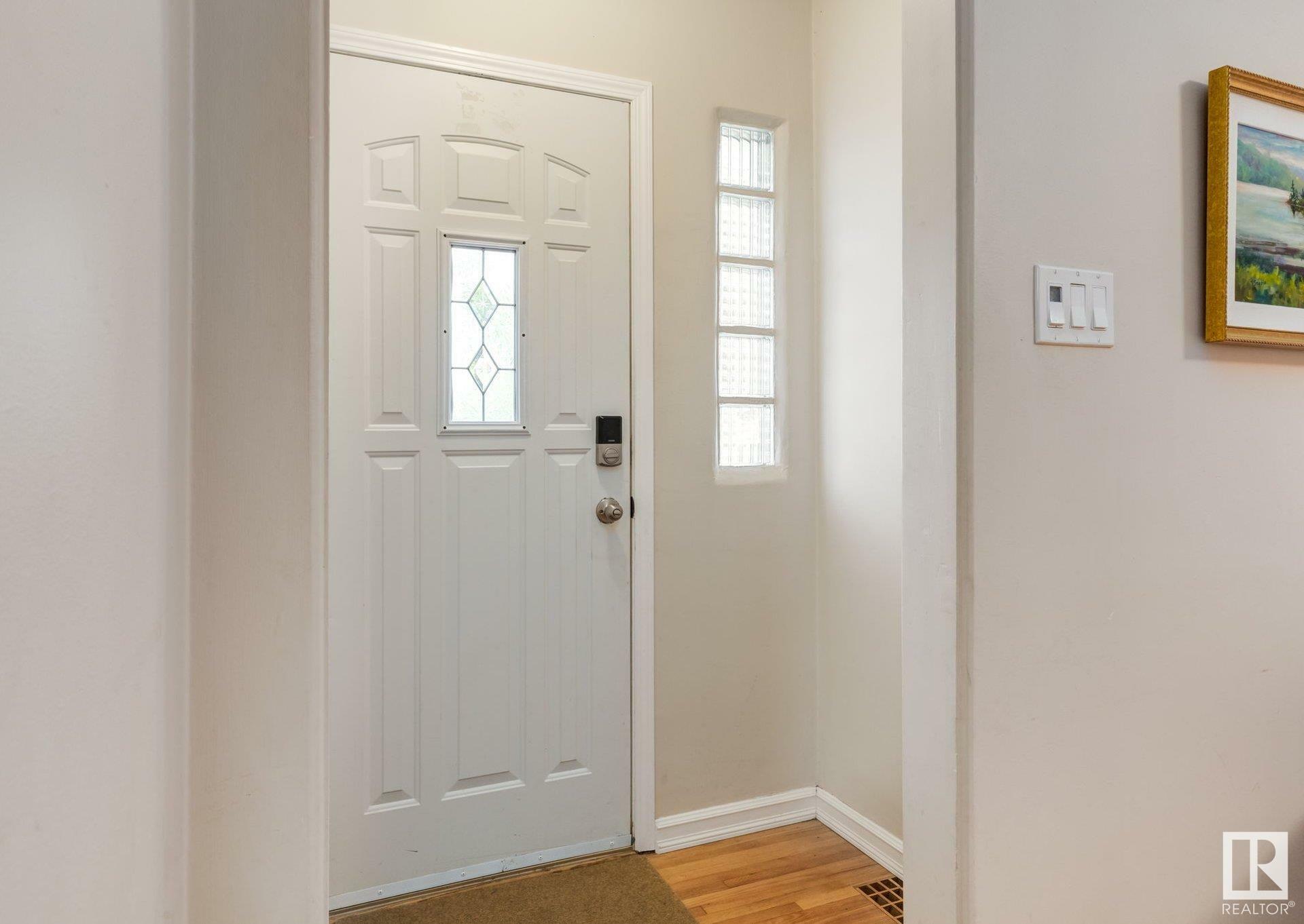 Photo de la propriété: 11454 79 Avenue NW AB T6G 0P6
