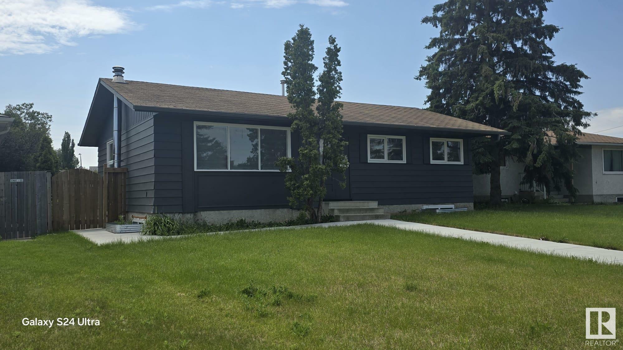 Photo de la propriété:  936 Knottwood NW  AB T6K 3C2 