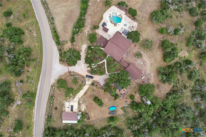 Property Photo: 4401 Hilliard Road TX 78666
