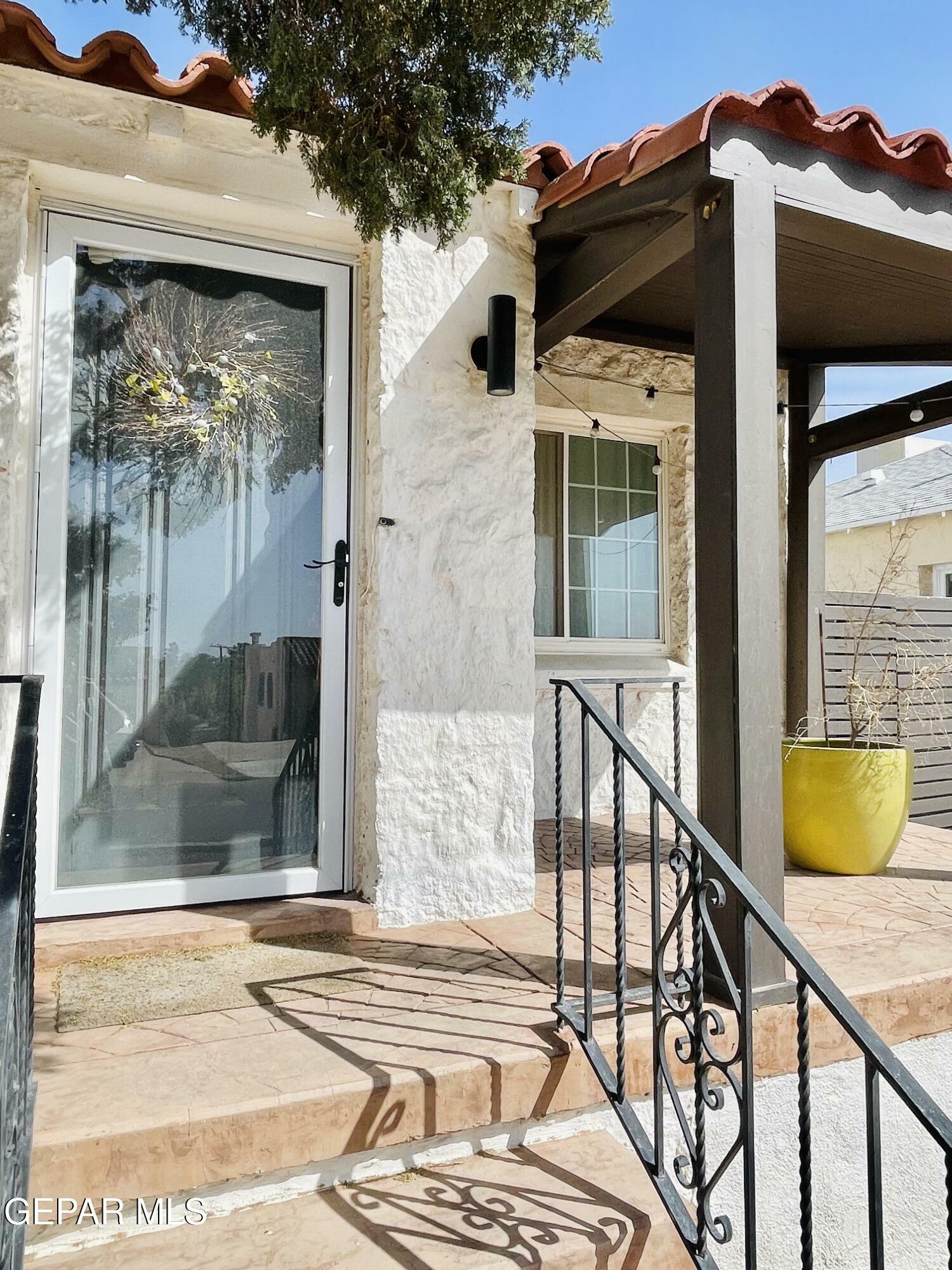Property Photo: 910 Mesita Drive TX 79902