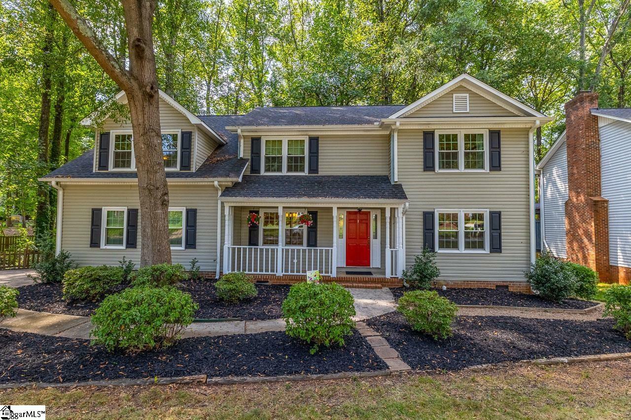 Property Photo: 215 E Shefford Street SC 29650