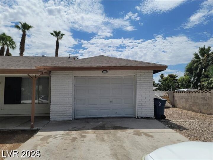 Property Photo:  45 Logan Court  NV 89110 