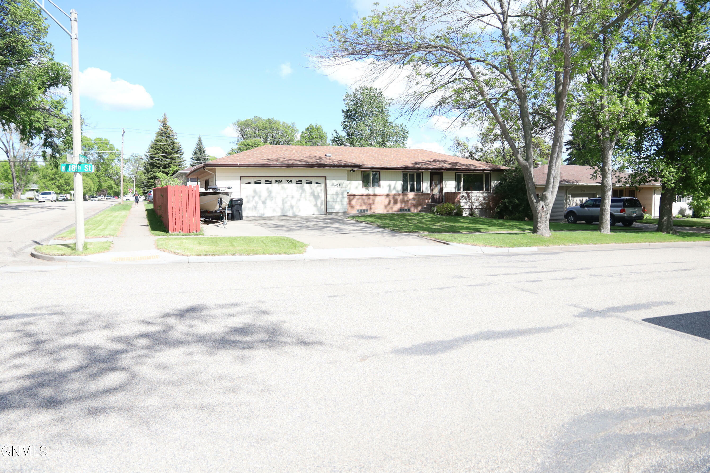 1427 18 Street  Bismarck ND 58501 photo