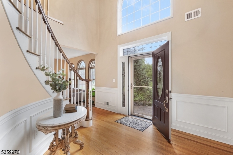 Property Photo: 9 Oakridge Rd NJ 08801