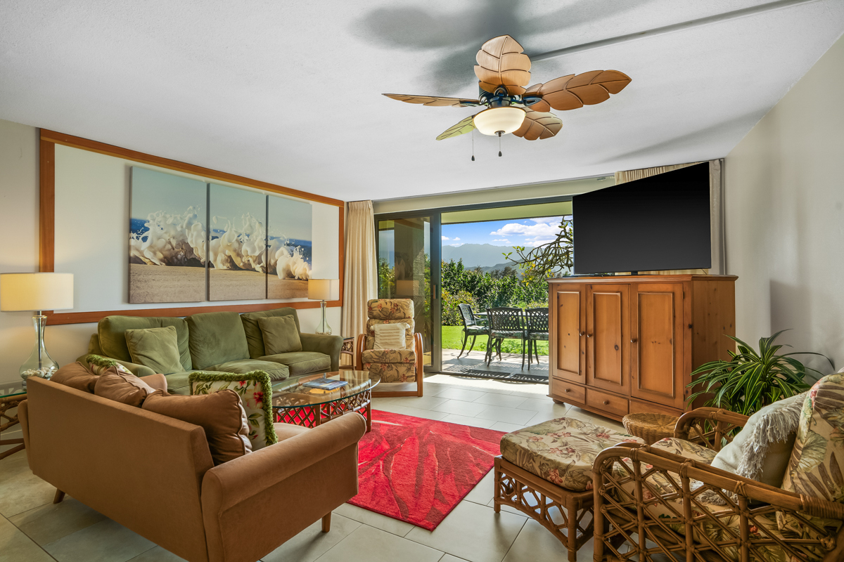 Property Photo: 5380 Honoiki Rd F16 HI 96722