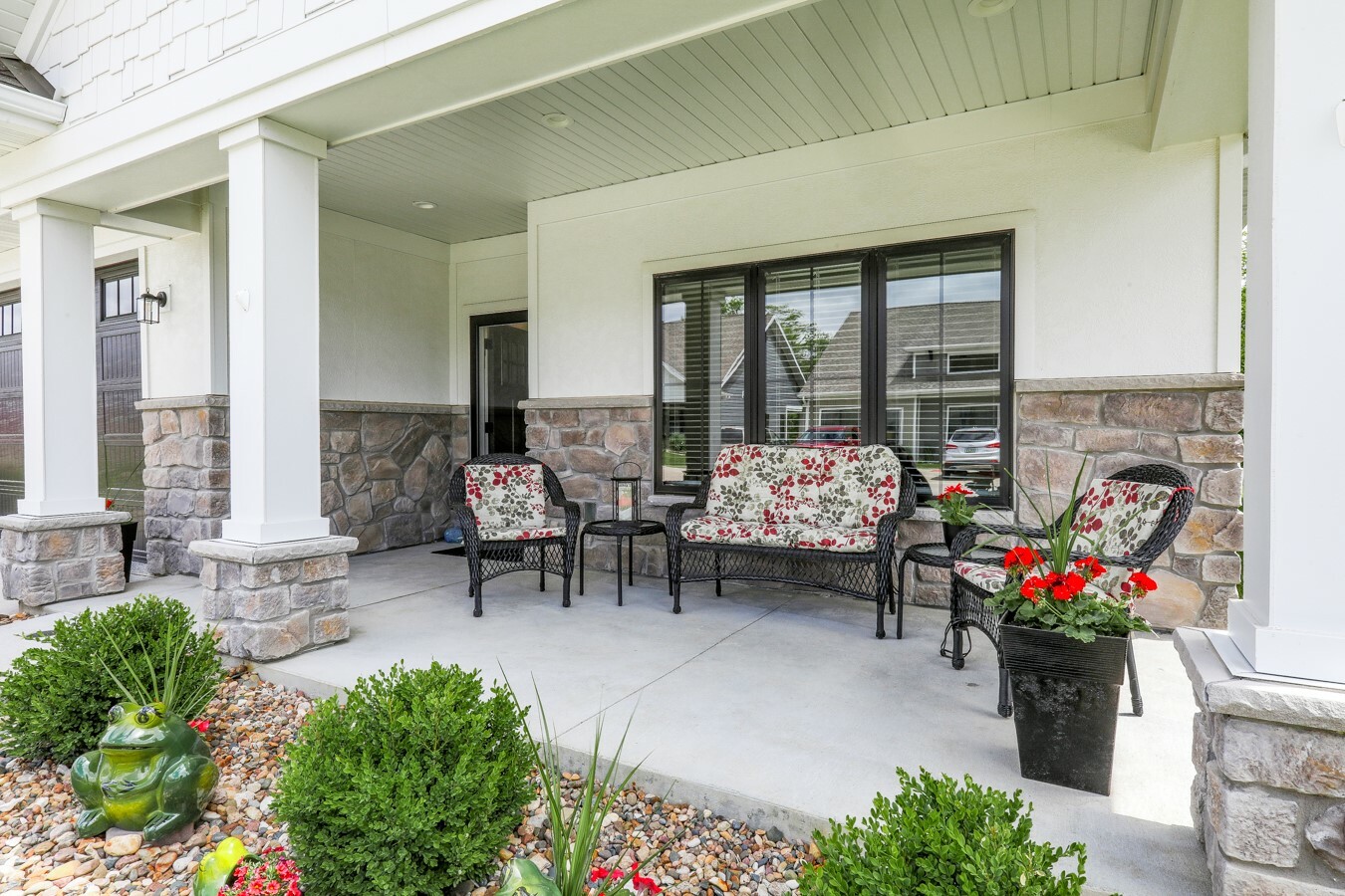 Property Photo: 505 Vintage Lane 8 IA 50219