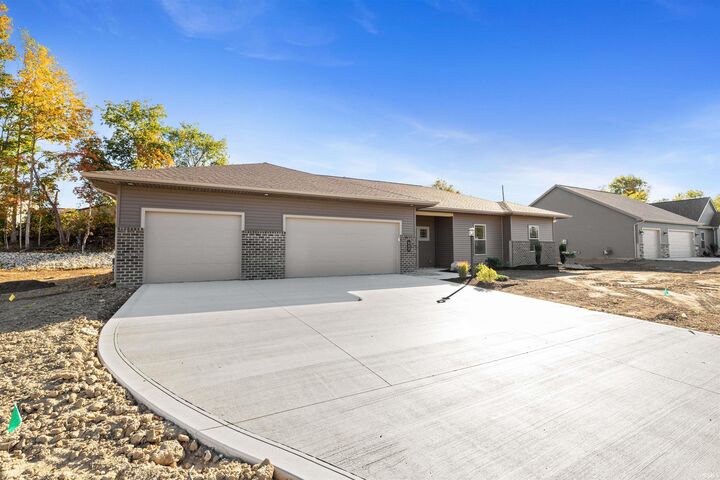 Property Photo:  988 E Hawthorn Lane  IN 46725 