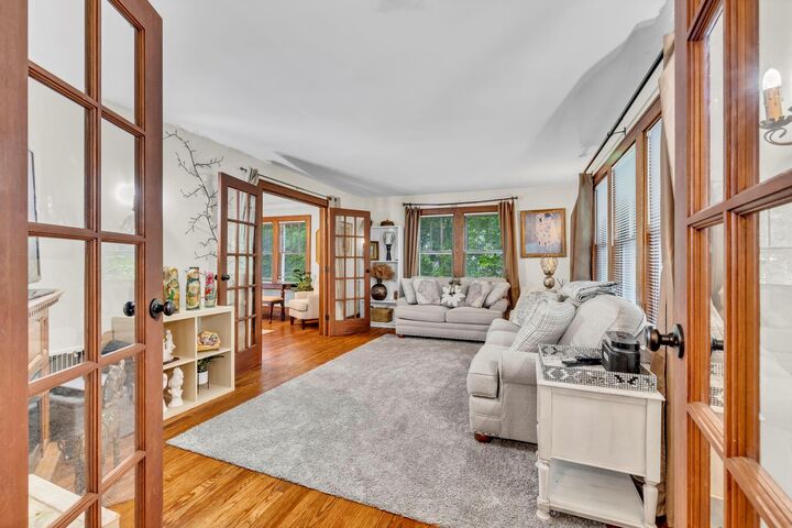 Property Photo:  8 Townsend Boulevard  NY 12603 