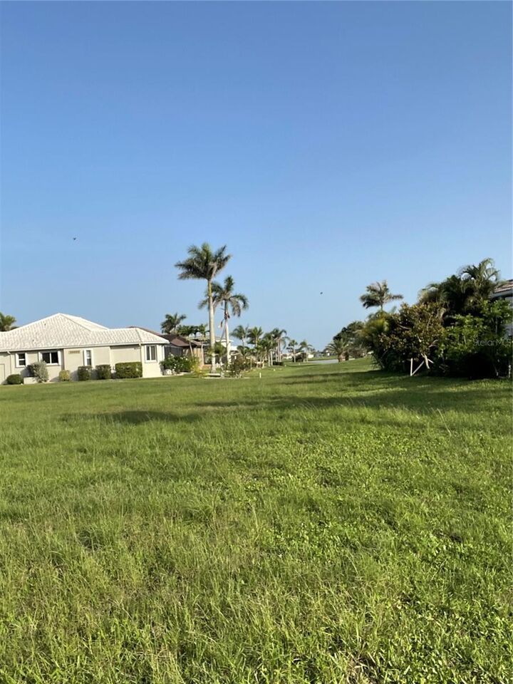 Property Photo:  3701 Bordeaux Drive  FL 33950 