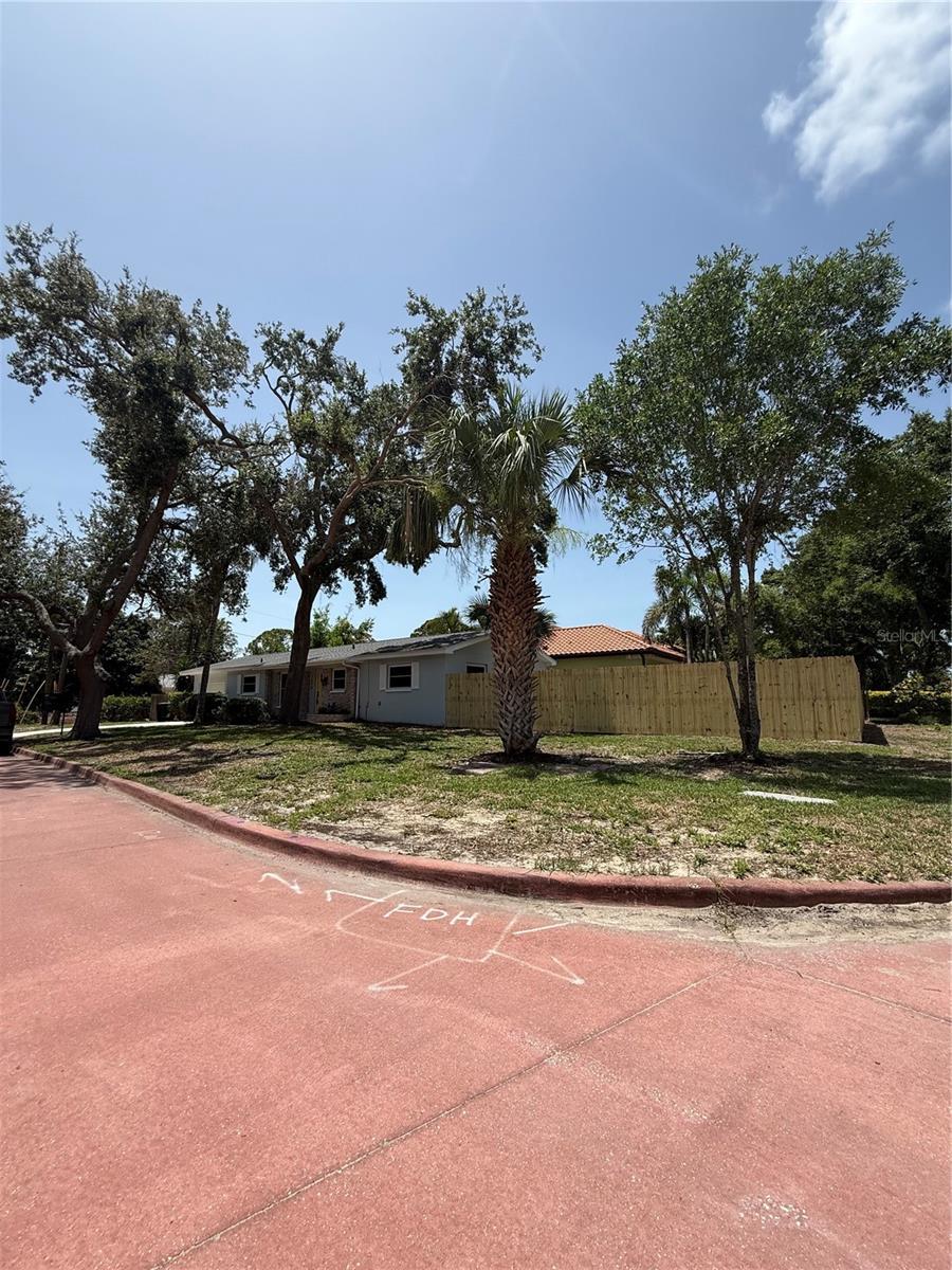 Property Photo: 1470 Serpentine Drive S FL 33705