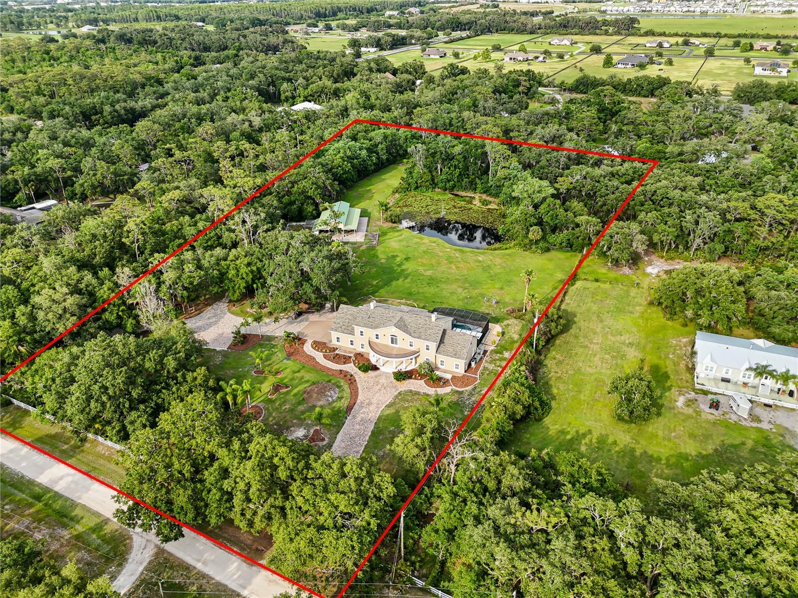 Property Photo: 2851 Wagon Court FL 34772