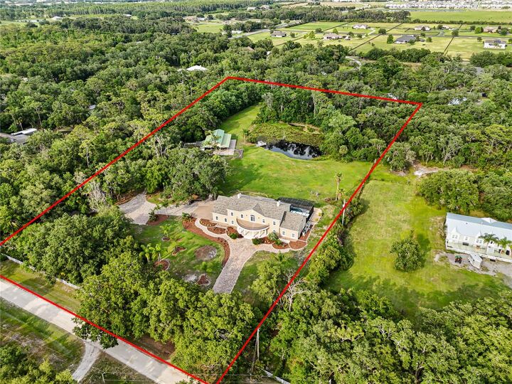 Property Photo:  2851 Wagon Court  FL 34772 
