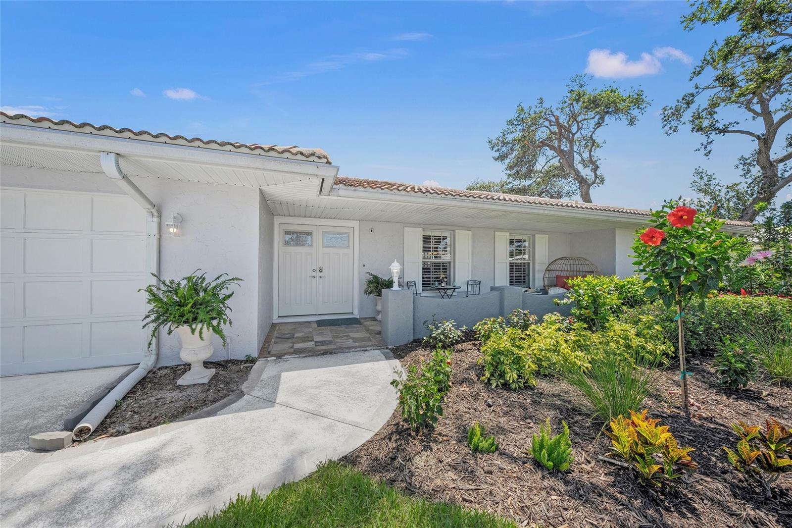 Property Photo: 572 Commonwealth Lane FL 34242