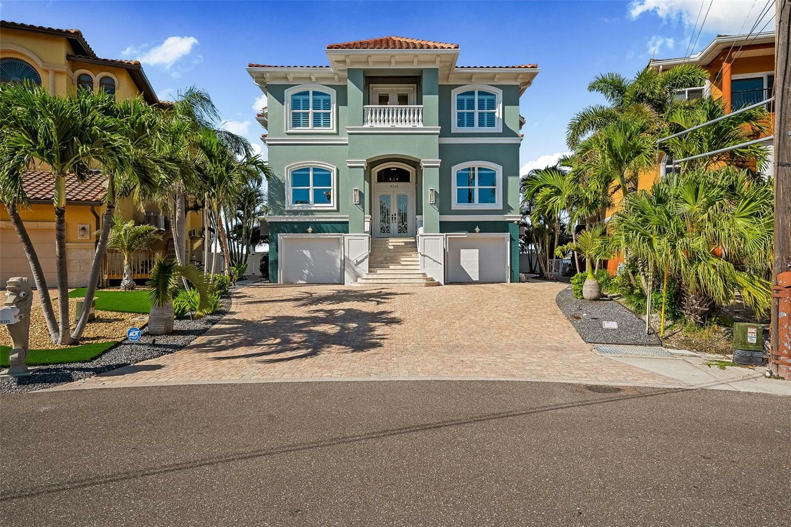 Property Photo: 16365 Redington Dr FL 33708