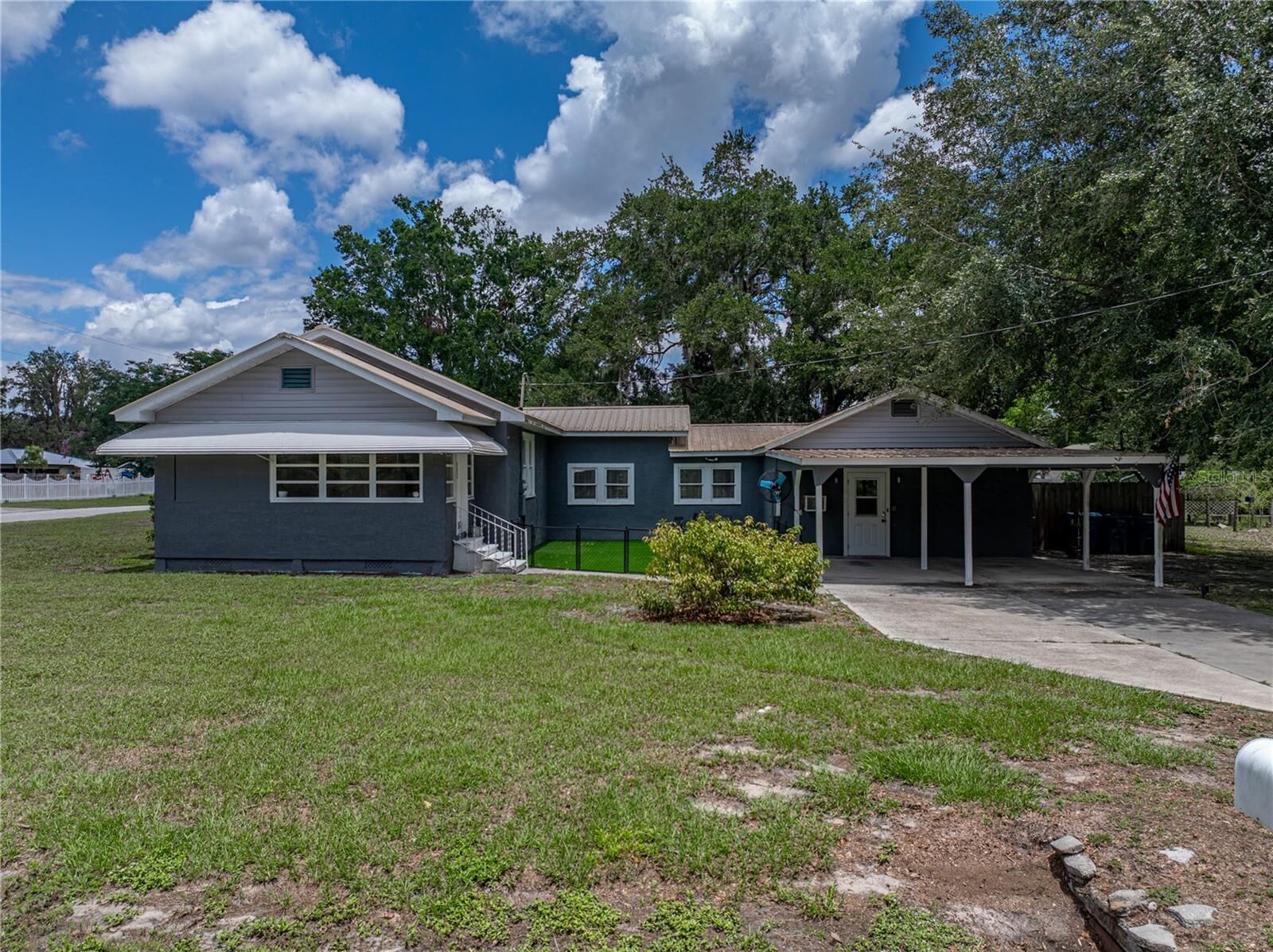 Property Photo: 803 7th Street NE FL 33841
