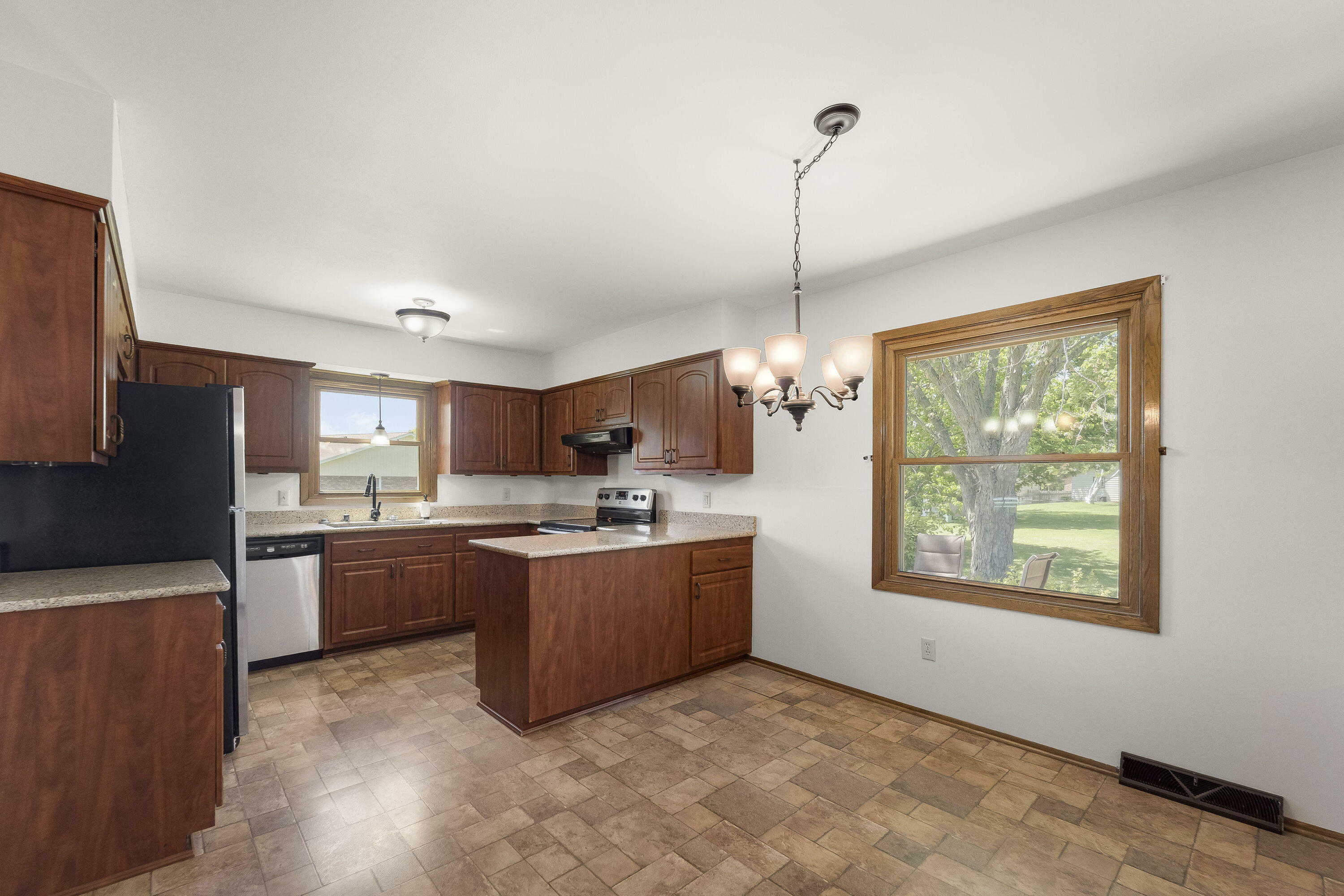 Property Photo: 1103 Eastern Trl - WI 53149