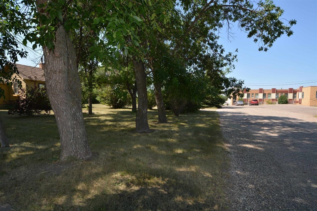 Property Photo: 524 4th St SE ND 58784