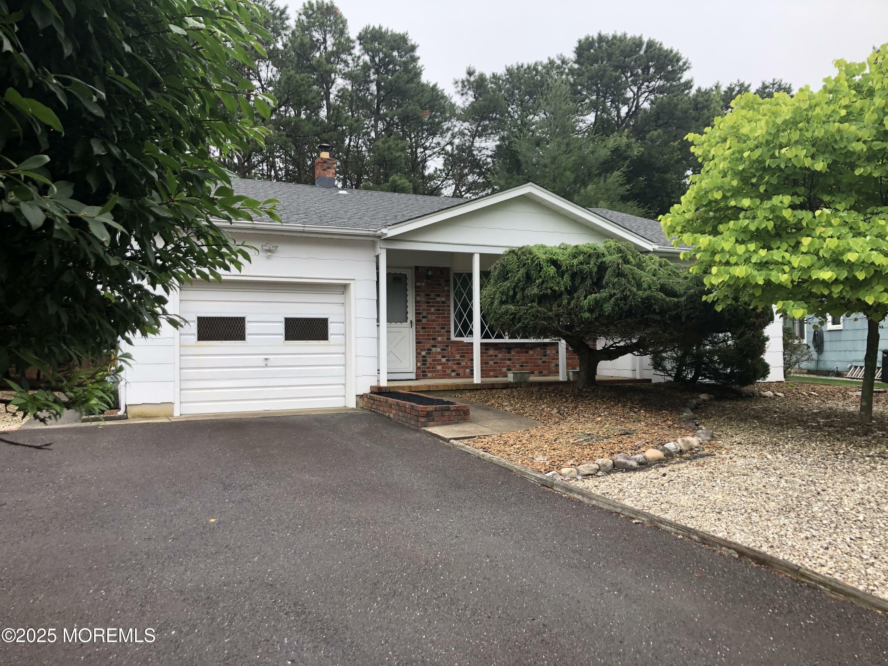 Property Photo:  24 Upton Court  NJ 08757 