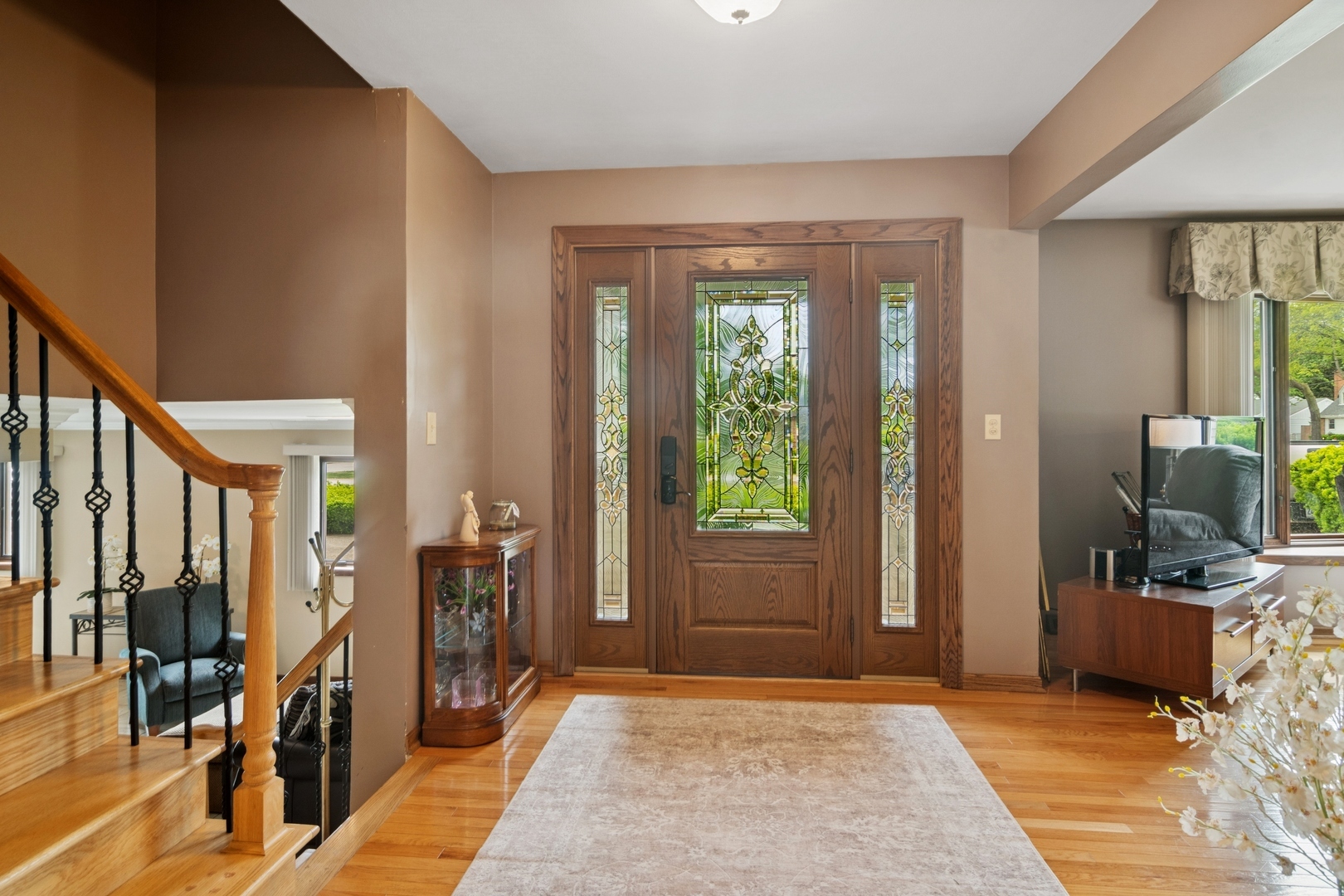 Property Photo:  885 W Army Trail Boulevard  IL 60101 