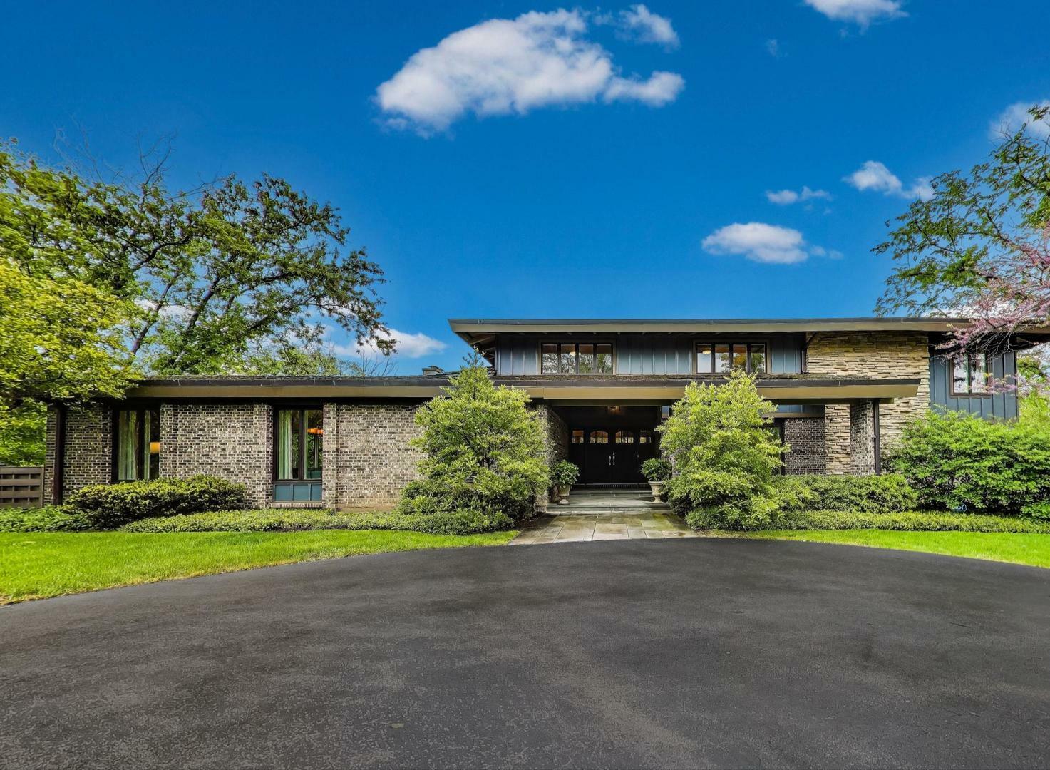 Property Photo: 265 Sunset Drive IL 60093