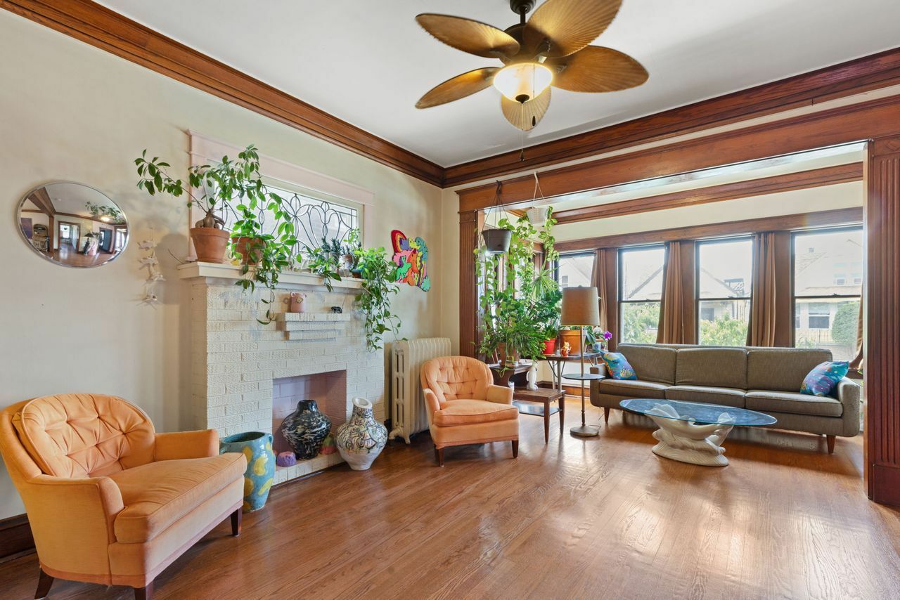 Property Photo: 10715 S Avenue G IL 60617