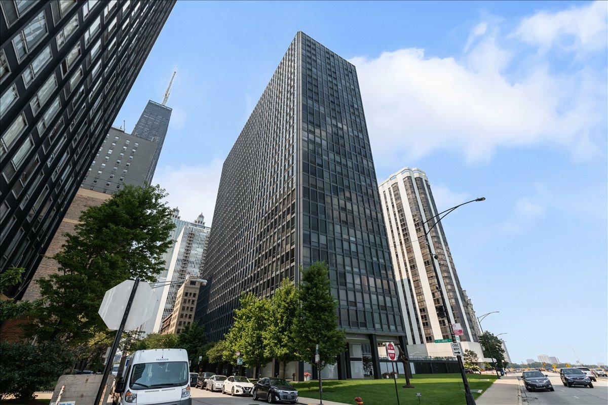 Property Photo: 900 N Lake Shore Drive 2809 IL 60611