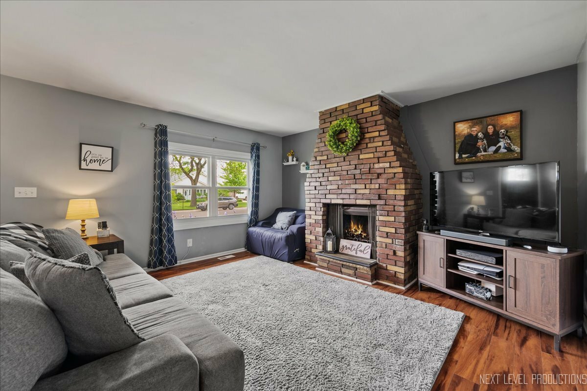 Property Photo: 87 Saugatuck Road IL 60538