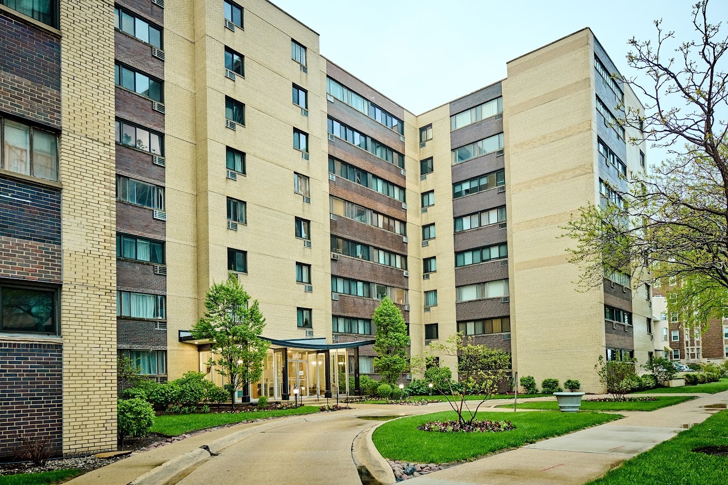 Property Photo: 6300 N Sheridan Road 112 IL 60660