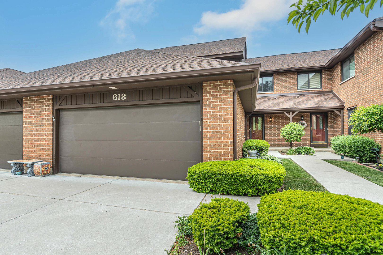 Property Photo: 618 Cress Creek Lane IL 60014