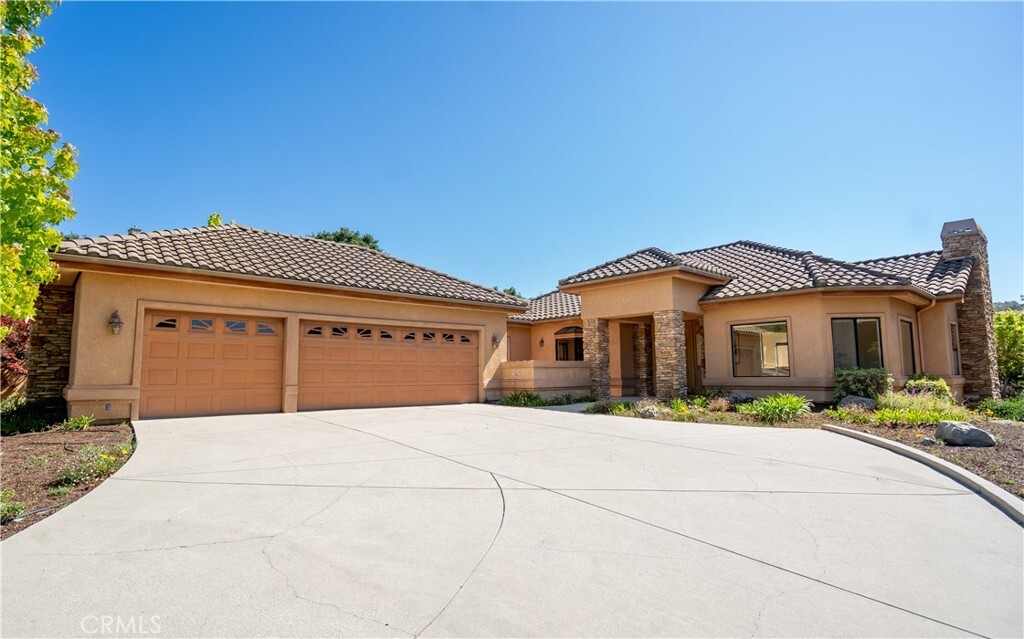 Property Photo:  570 Jenny Place  CA 93420 