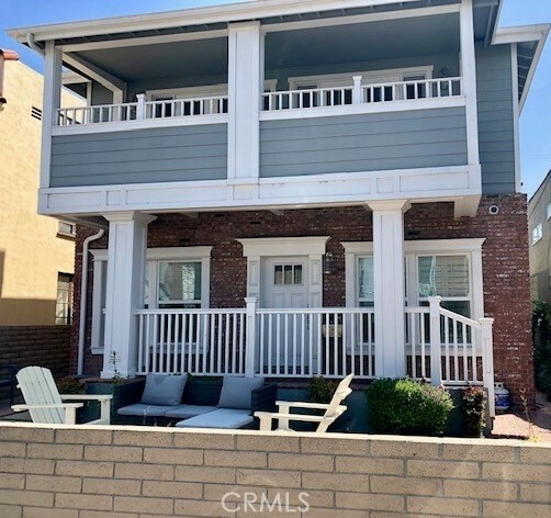 Property Photo: 122 Roycroft Avenue A CA 90803