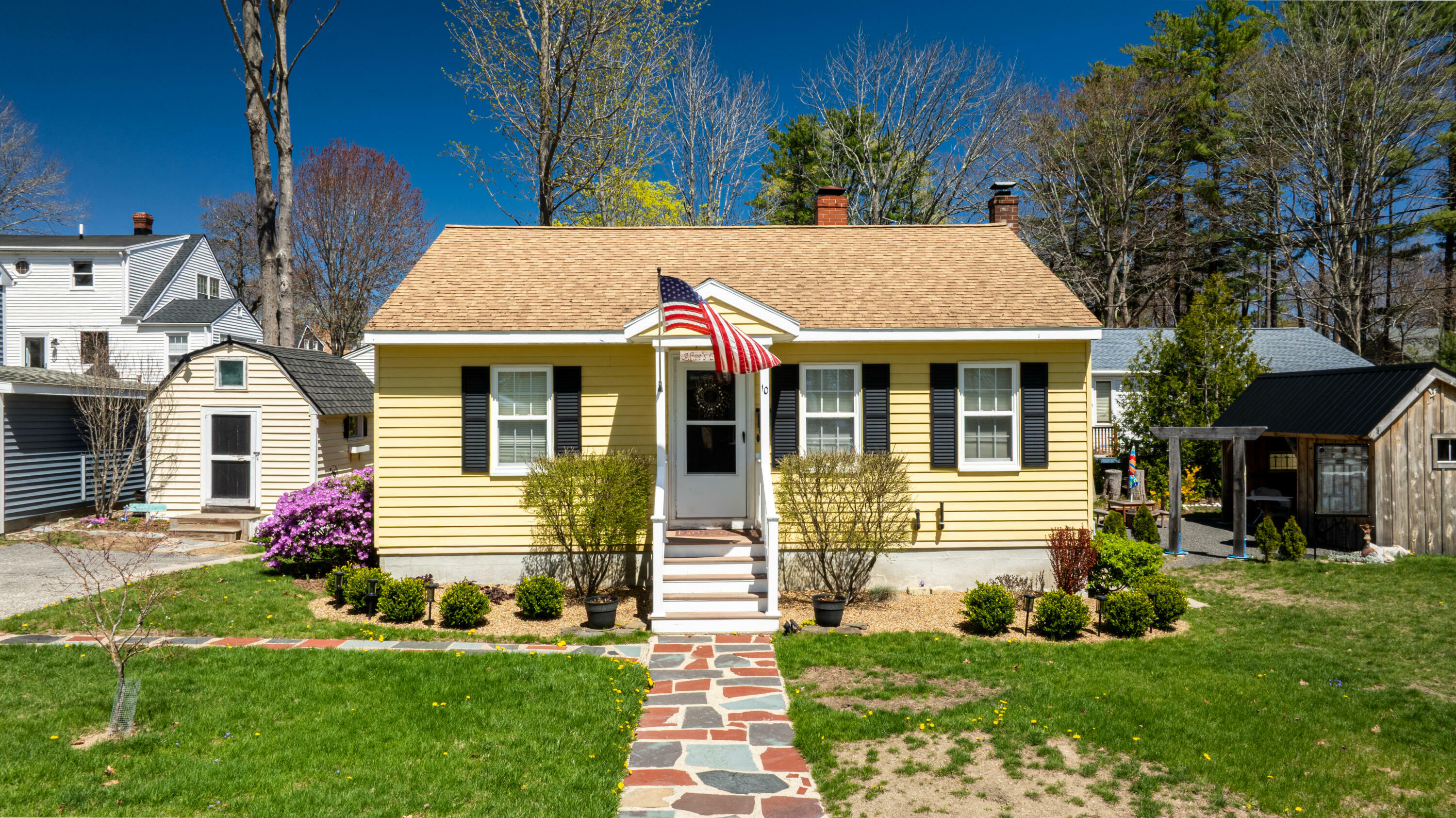 Property Photo: 10 Lake Avenue ME 04064