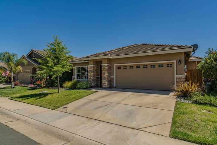 Property Photo:  410 Laurel Court  CA 95640 