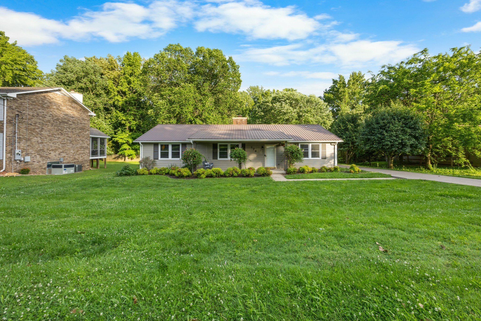 Property Photo: 176 Kirby Dr TN 37042