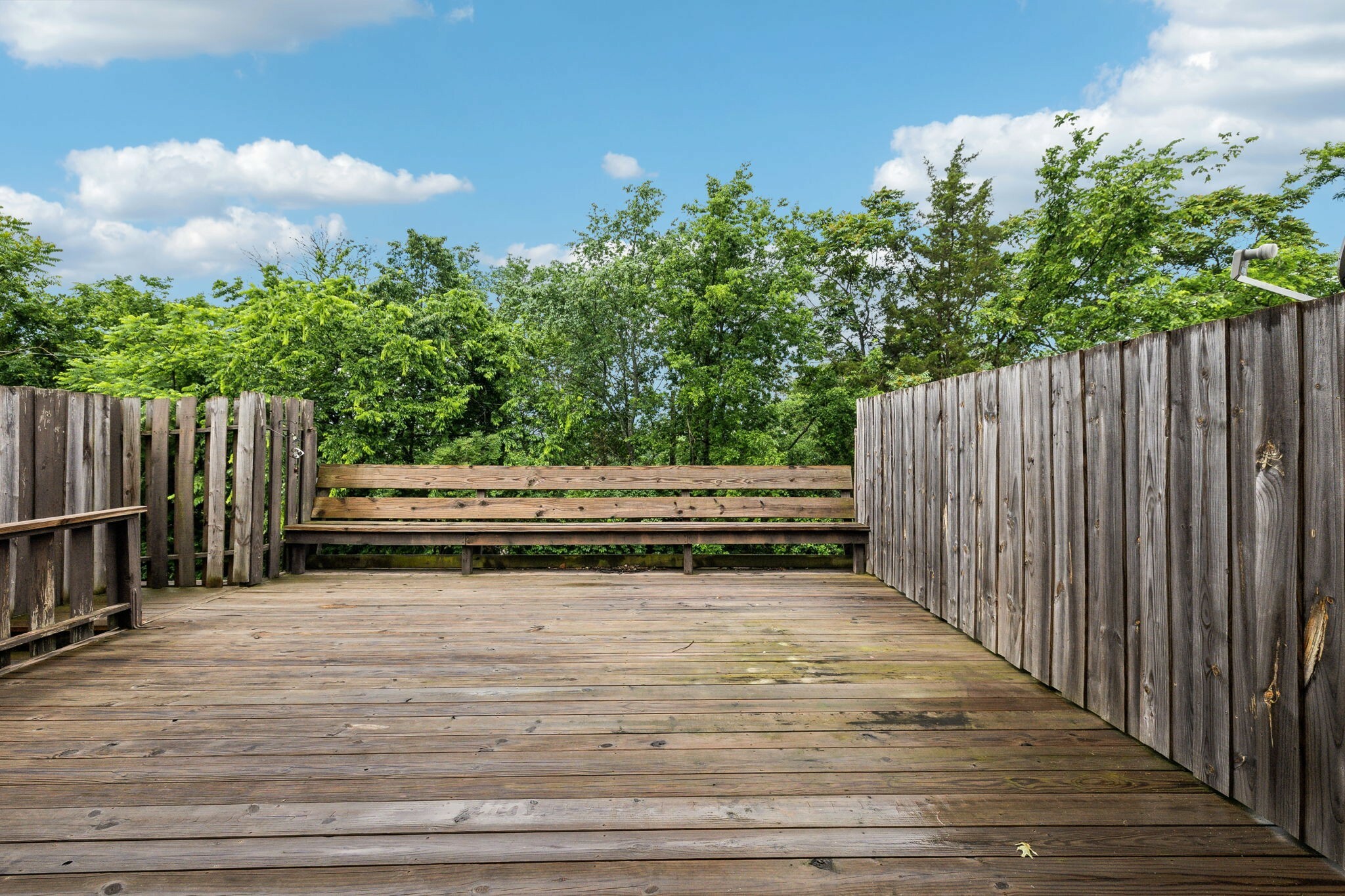 Property Photo: 377 Huntington Ridge Dr TN 37211