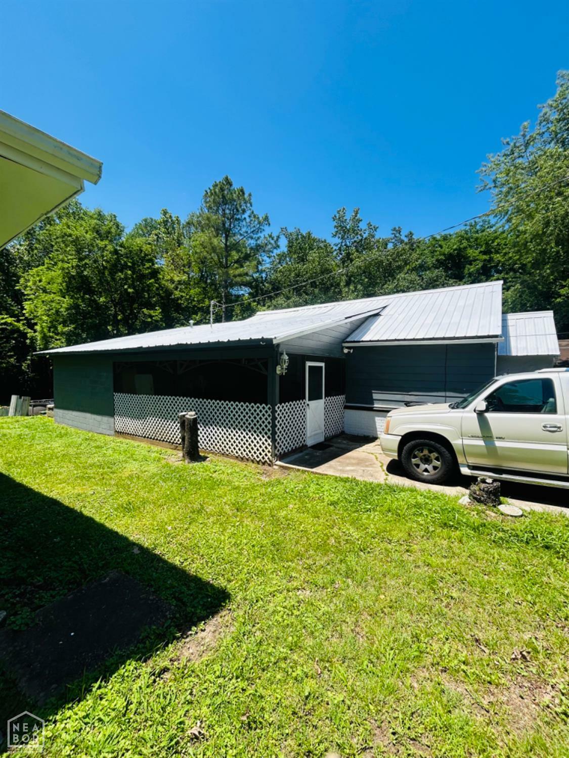 Property Photo: 805 W Pyburn AR 72455