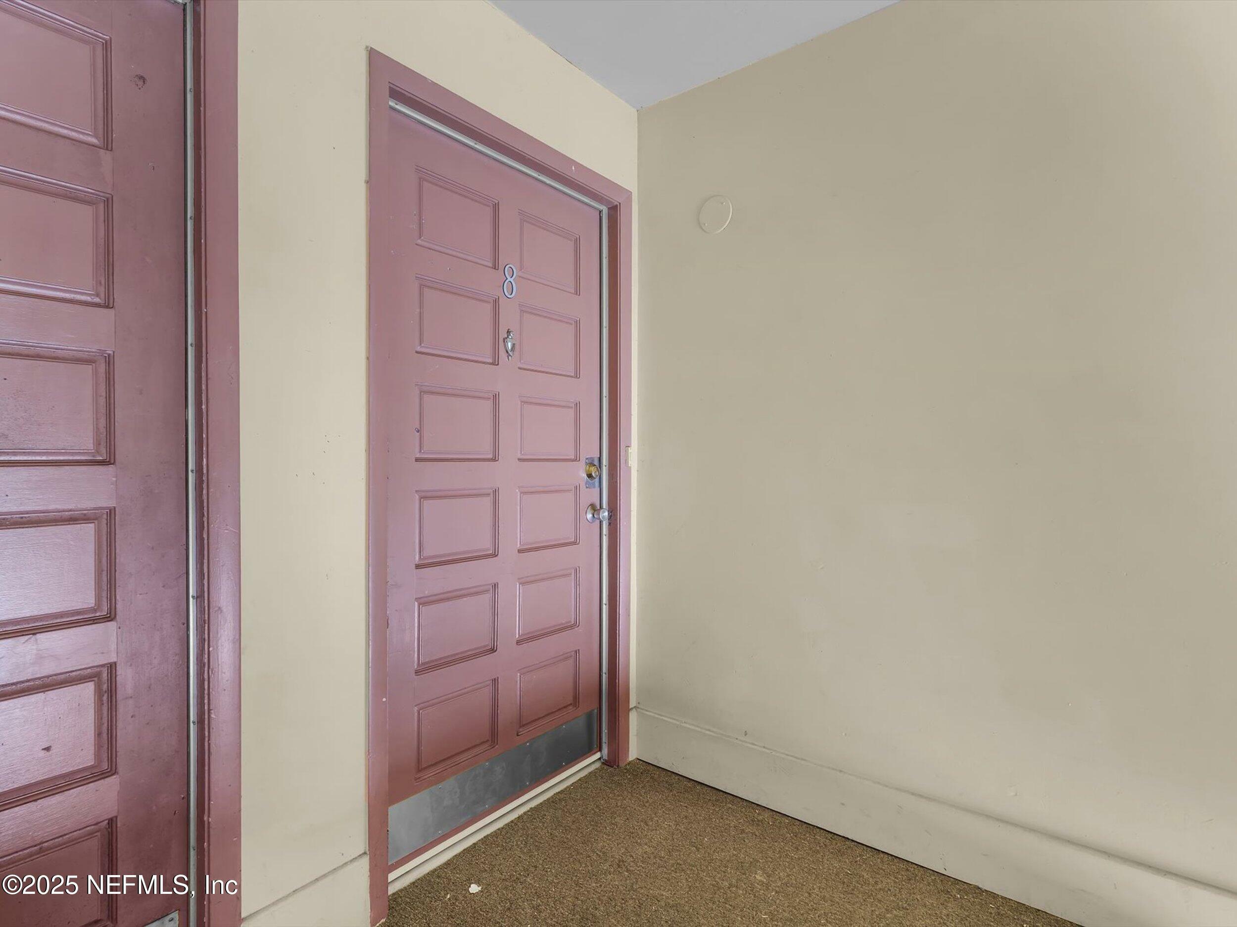 Property Photo: 6654 Bell Tower Court 8 FL 32217
