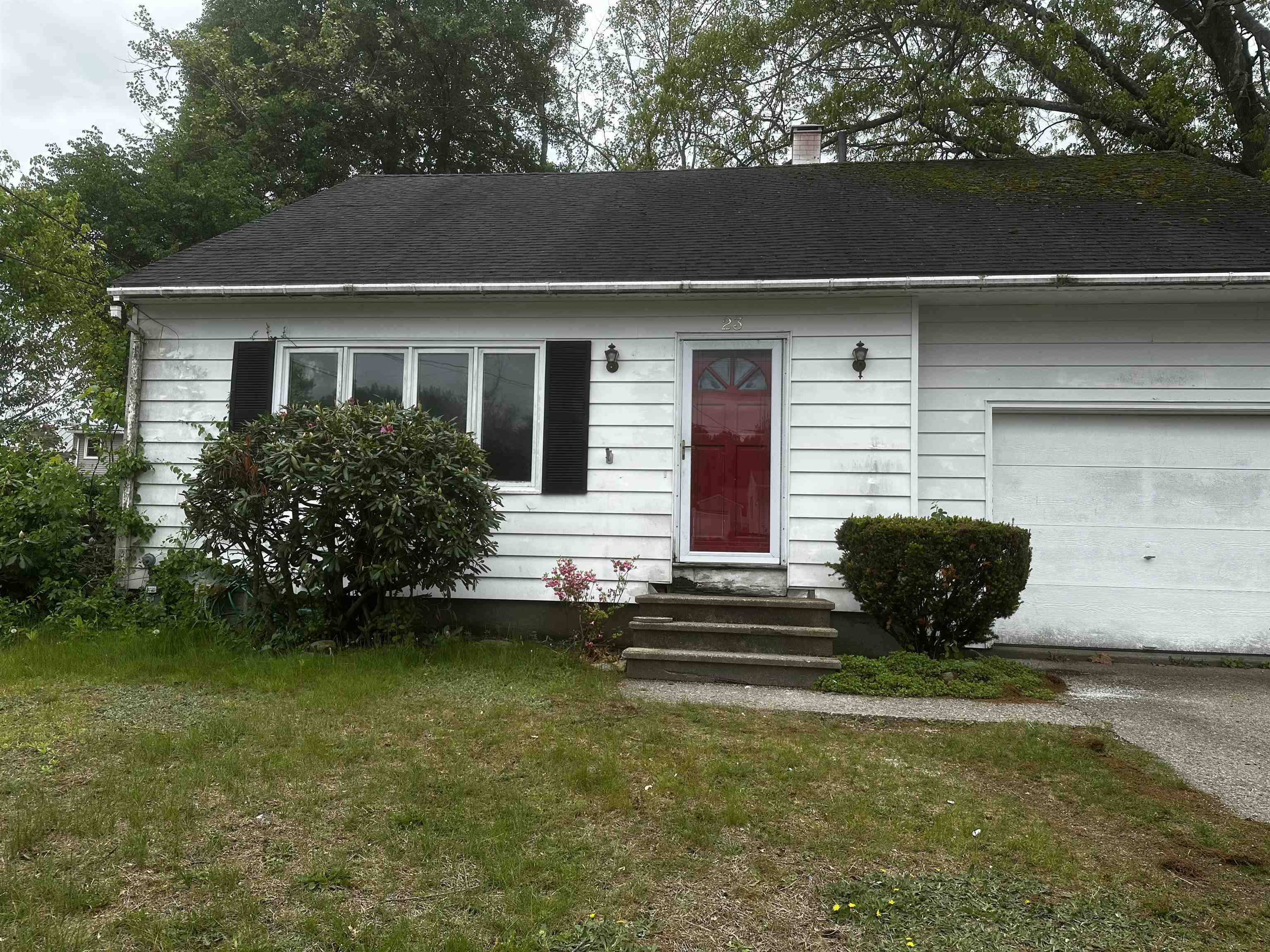 Property Photo:  23 April Drive  NH 03060 