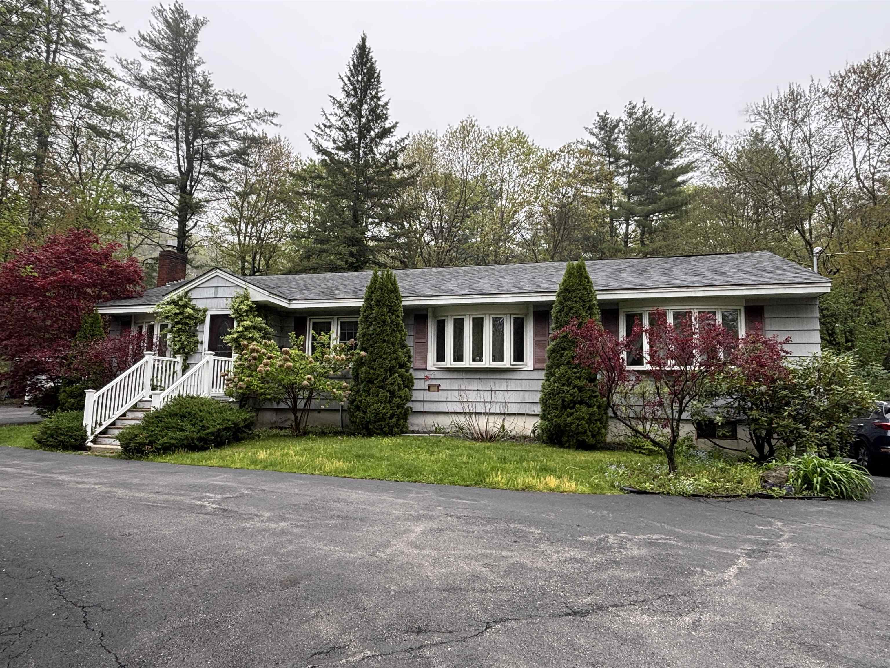 68 N Lowell Road  Windham NH 03087-1671 photo
