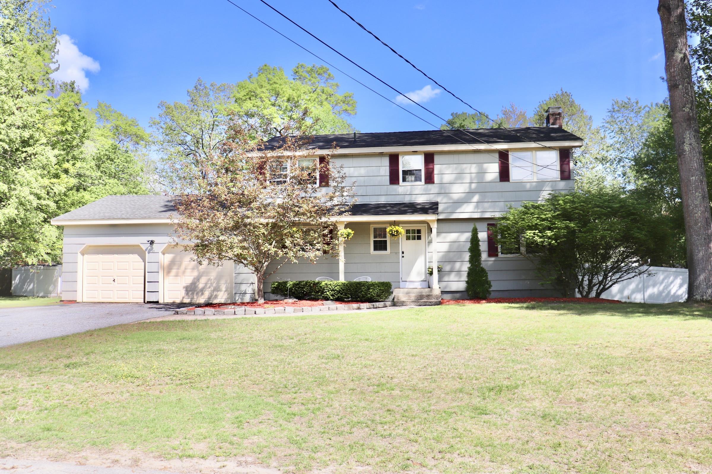 Property Photo:  29 Woodland Drive  NH 03054-3217 