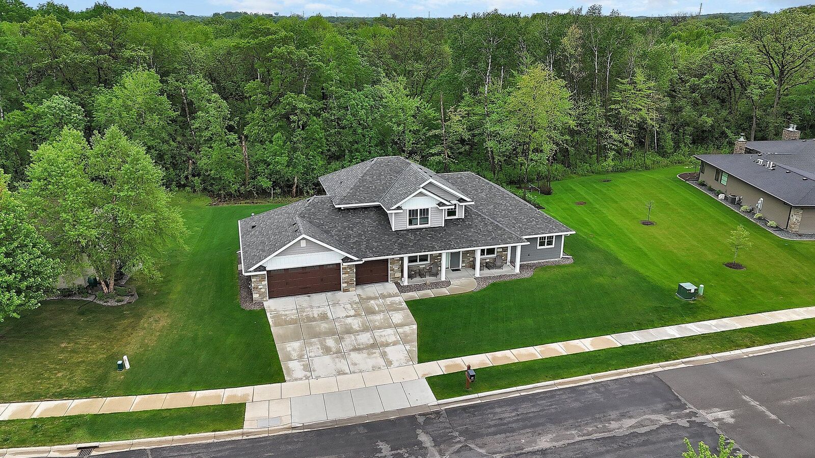 Property Photo:  3402 Topaz Parkway S  MN 56301 