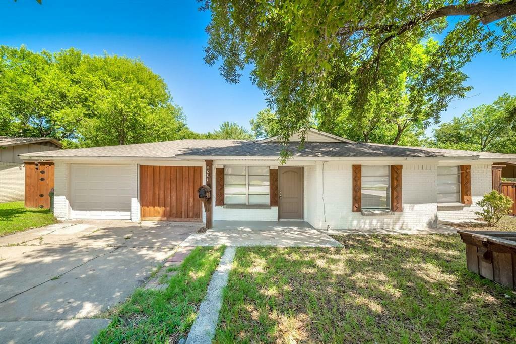 Property Photo: 3221 Moon Drive TX 75150