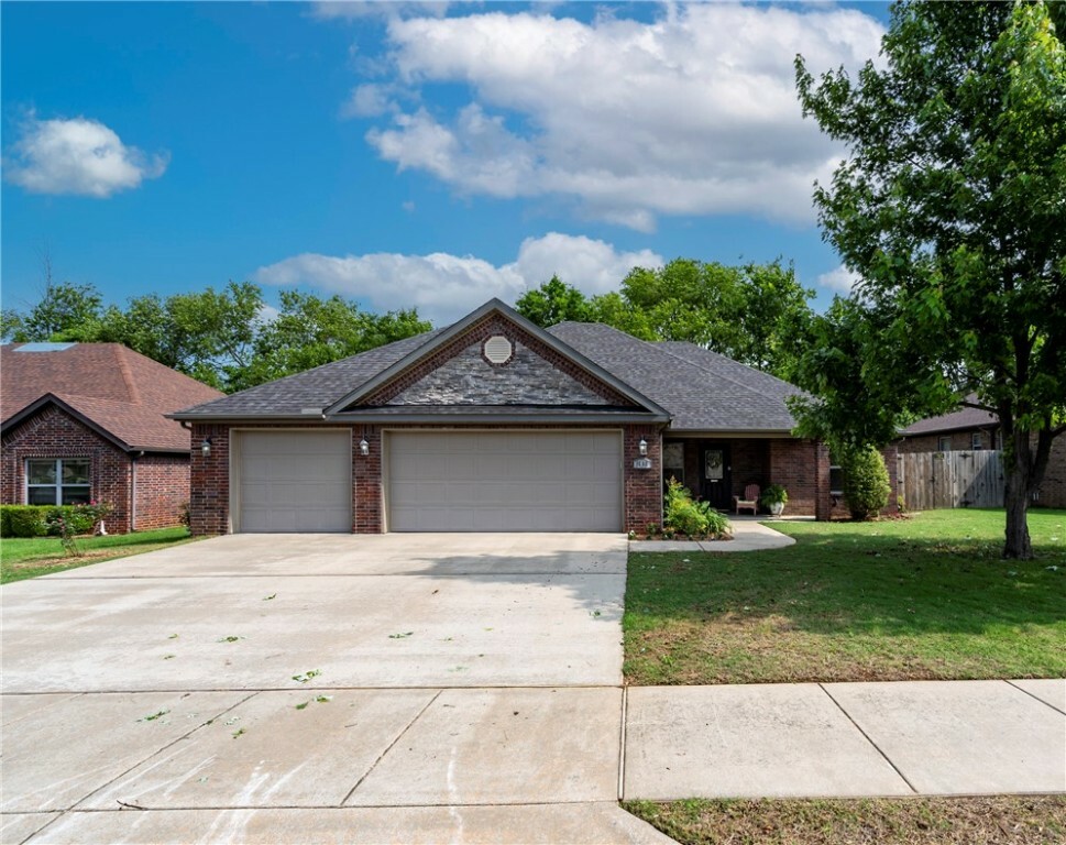 Property Photo: 1603 W Stratton Drive AR 72756