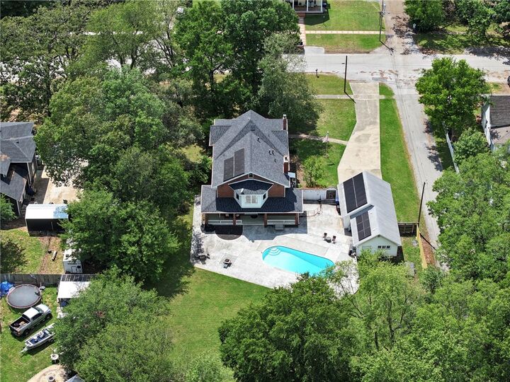 Property Photo:  517 N Madison Street  AR 72761 