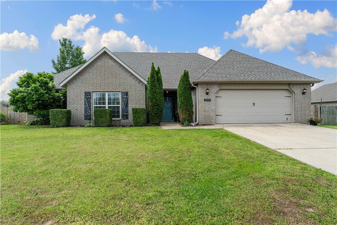 Property Photo:  1005 Griffin Lane  AR 72751 