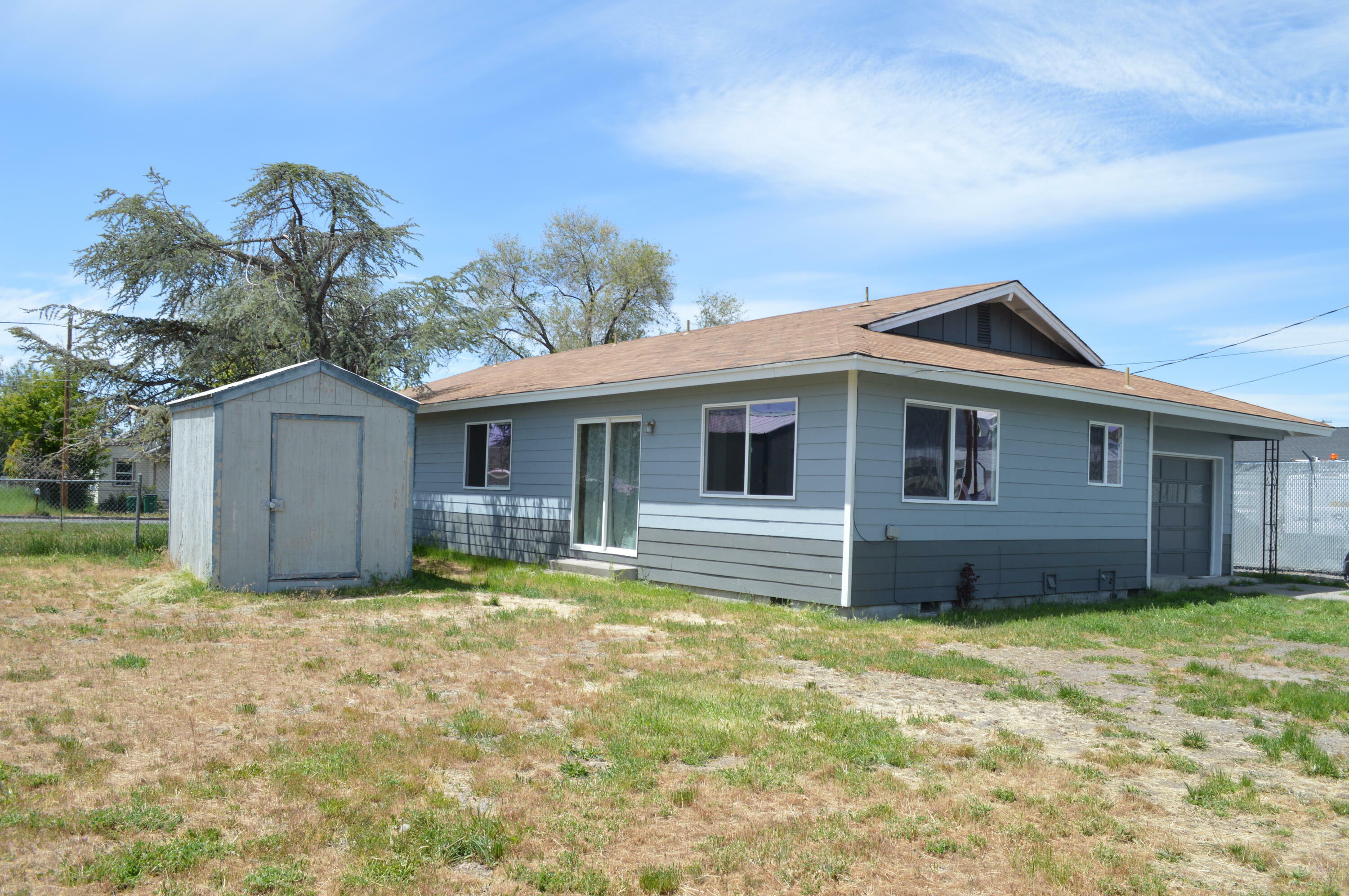 Property Photo: 449 Adams Street OR 97601