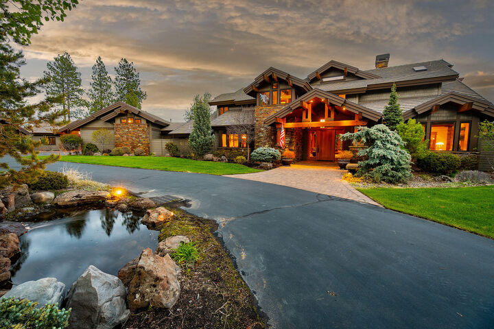 Property Photo: 18883 Sutherland Court OR 97702