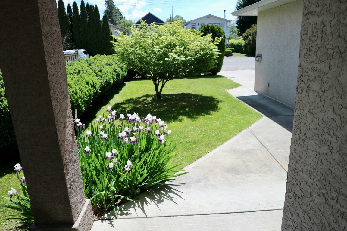 Property Photo: 1020 Martin Avenue BC V1Y 6V5