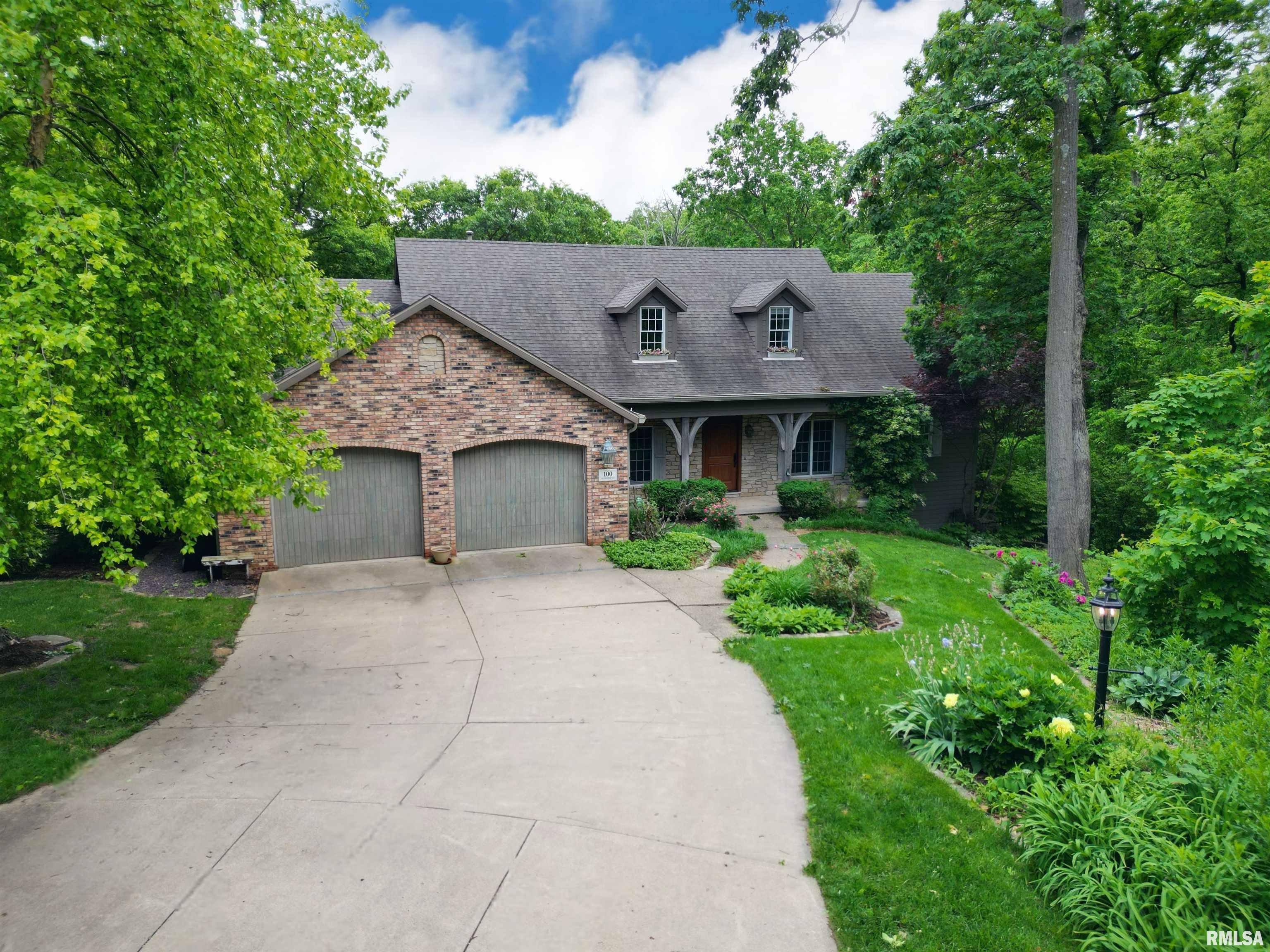 Property Photo: 100 W Windflower Way IL 61525