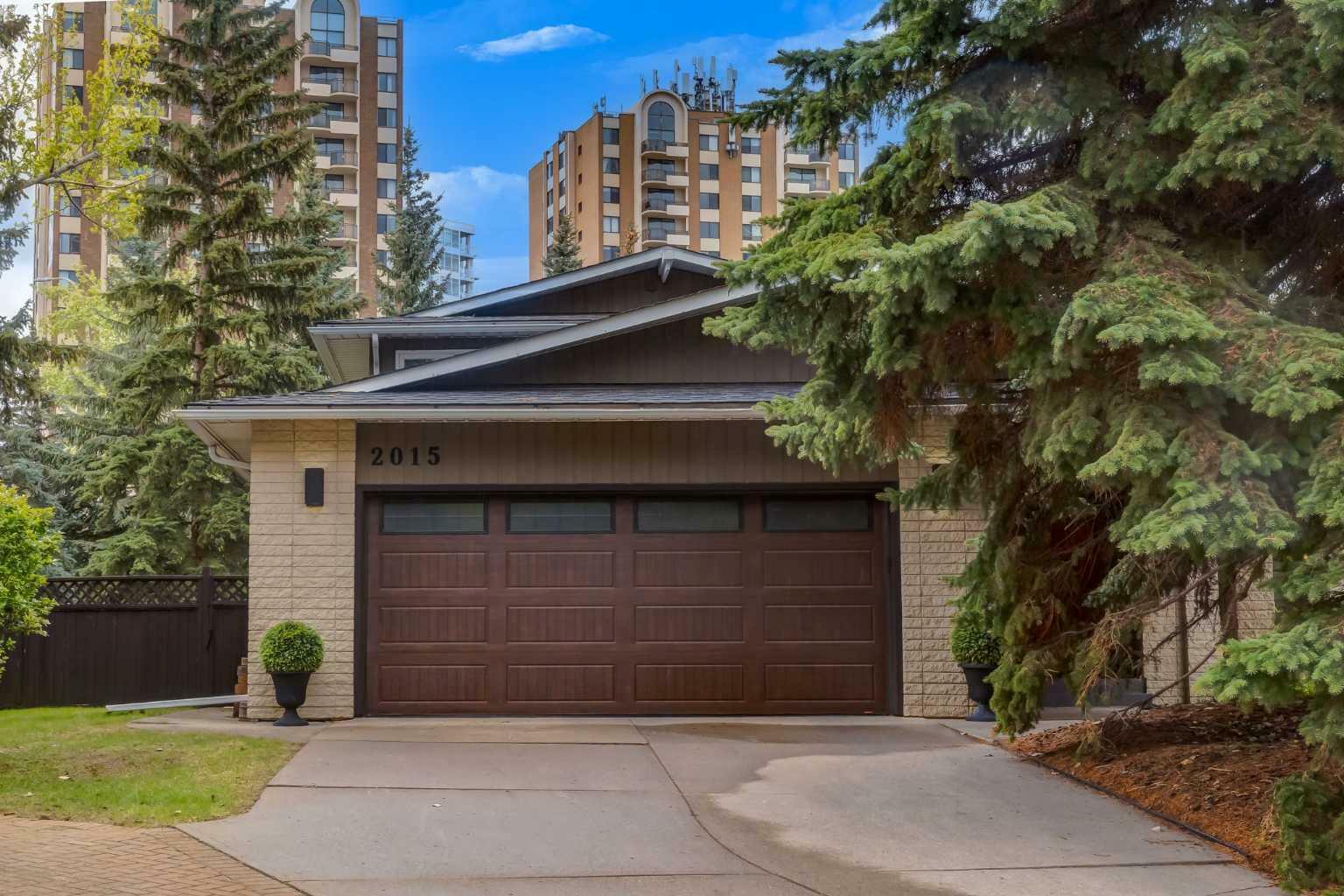 Property Photo: 2015 Bayfield Place SW AB T2V 3M7